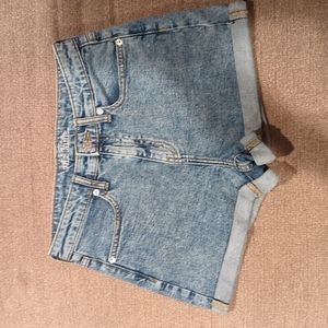 High rise Denim Shorts size 6